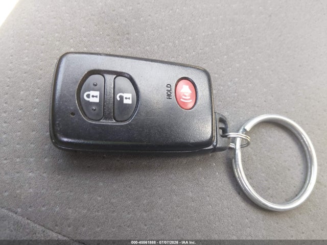 JTDKN3DU3F0442711 Toyota Prius Two