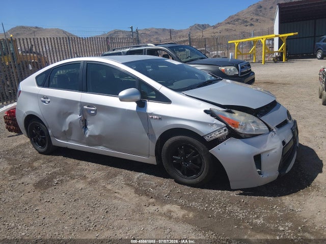 Toyota Prius Two 2015 JTDKN3DU3F0442711 Image 13