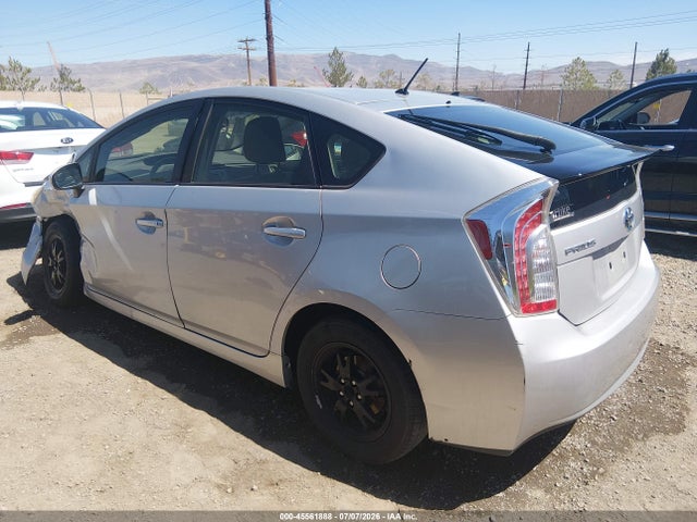 JTDKN3DU3F0442711 Toyota Prius Two