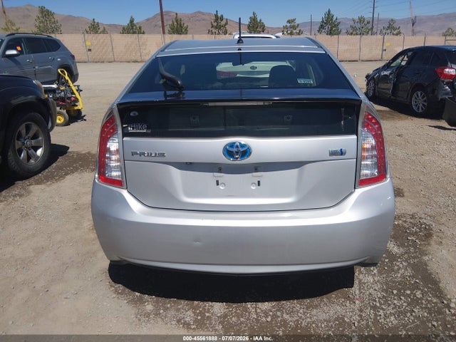 JTDKN3DU3F0442711 Toyota Prius Two