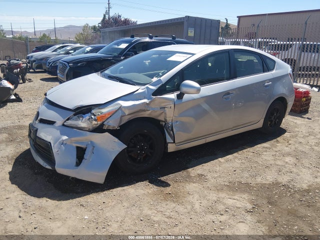 JTDKN3DU3F0442711 Toyota Prius Two