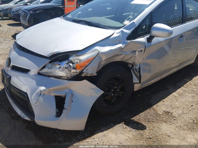 JTDKN3DU3F0442711 Toyota Prius Two