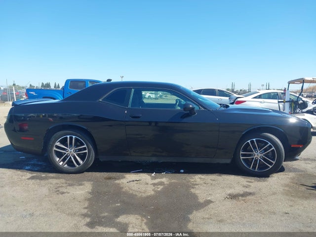 2C3CDZGG8KH628058 Dodge Challenger Sxt Awd