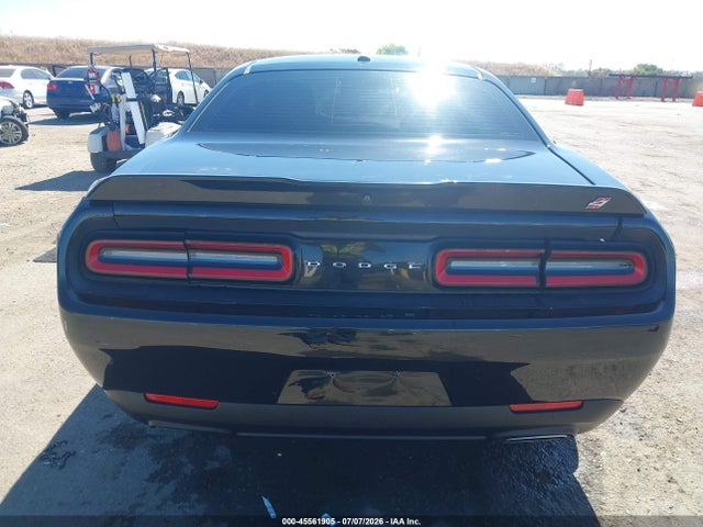 2C3CDZGG8KH628058 Dodge Challenger Sxt Awd