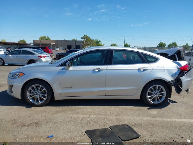 3FA6P0MU9KR209068 Ford Fusion Hybrid Sel