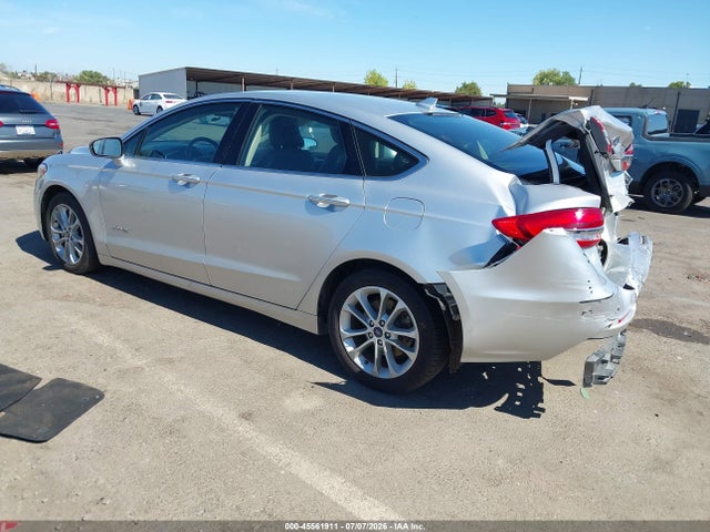 3FA6P0MU9KR209068 Ford Fusion Hybrid Sel