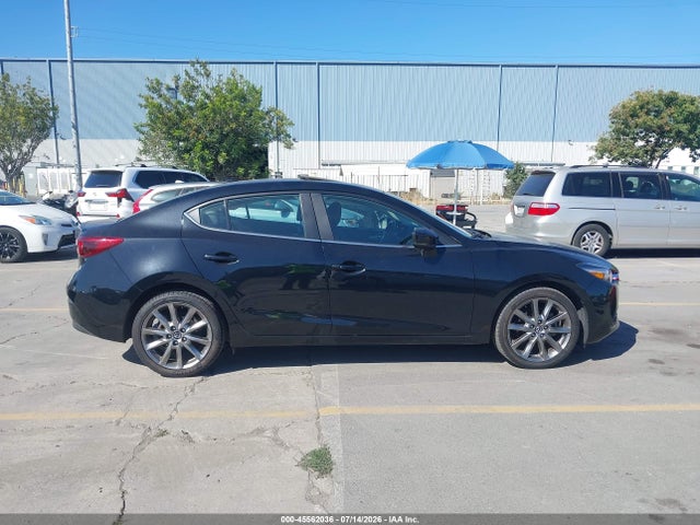 45562036 :رقم المزاد ، 3MZBN1W37JM239039 vin ، 2018 Mazda Mazda3 Grand Touring مزاد بيع