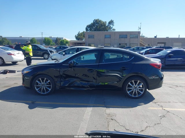 Продаж на аукціоні авто 2018 Mazda Mazda3 Grand Touring, vin: 3MZBN1W37JM239039, номер лоту: 45562036