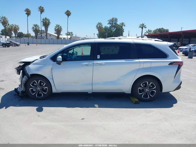 Toyota Sienna Platinum 2026 5TDESKFC4TS237086 Image 15