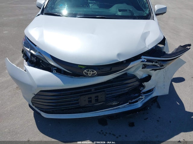 Toyota Sienna Platinum 2026 5TDESKFC4TS237086 Image 6