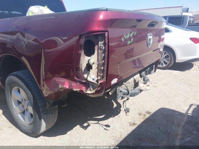 45562070 :رقم المزاد ، 1C6RR7FG2MS585918 vin ، 2021 Ram 1500 Classic Tradesman  4x4 6'4 Box مزاد بيع