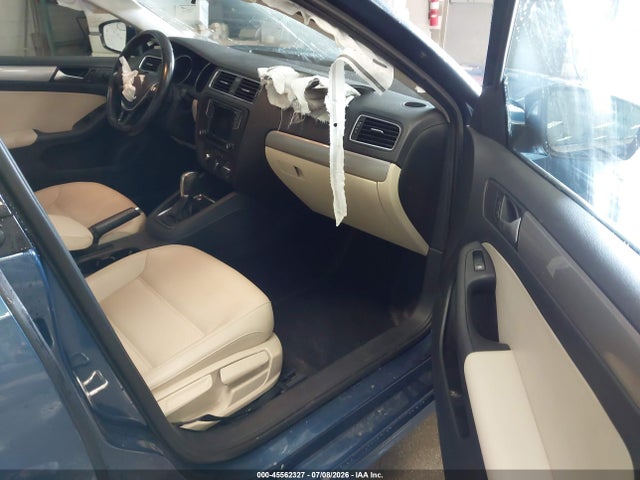 2017 Volkswagen Jetta 1.4t Se მანქანა იყიდება აუქციონზე, vin: 3VWDB7AJ4HM388545, აუქციონის ნომერი: 45562327