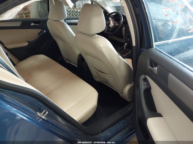 2017 Volkswagen Jetta 1.4t Se მანქანა იყიდება აუქციონზე, vin: 3VWDB7AJ4HM388545, აუქციონის ნომერი: 45562327