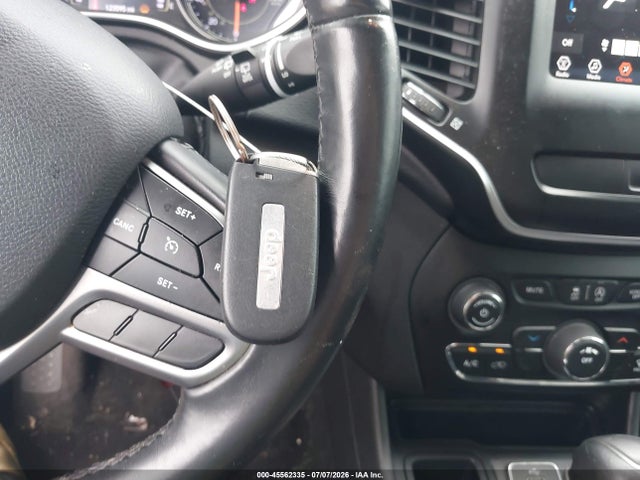 Продаж на аукціоні авто 2019 Jeep Cherokee Latitude Plus Fwd, vin: 1C4PJLLB7KD207815, номер лоту: 45562335