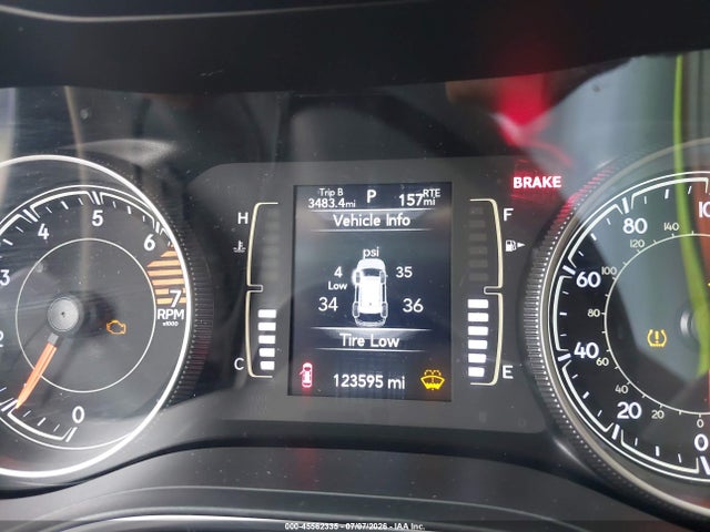 Продаж на аукціоні авто 2019 Jeep Cherokee Latitude Plus Fwd, vin: 1C4PJLLB7KD207815, номер лоту: 45562335
