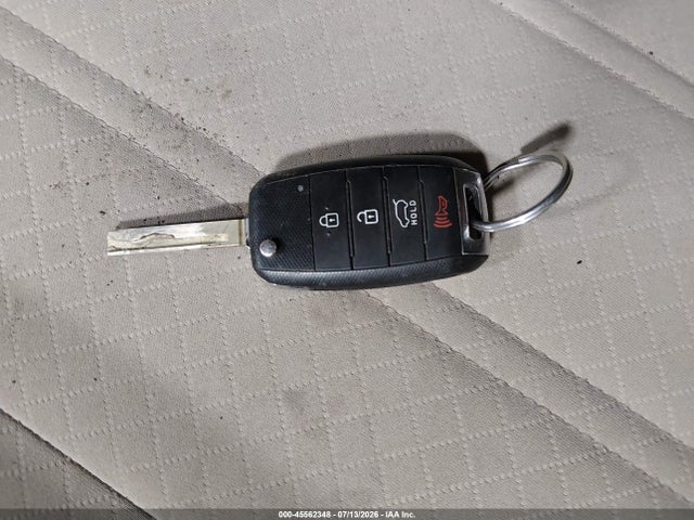 5XYPGDA52GG059101 KIA Sorento 3.3l Lx