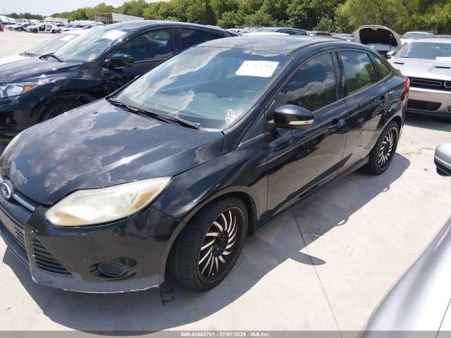 Ford FOCUS SE 2014 1FADP3F28EL186695 Image 2