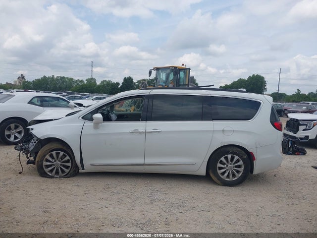 Aukcja sprzedaży 2017 Chrysler Pacifica Touring-l, vin: 2C4RC1BG5HR656565, numer aukcji: 45562820