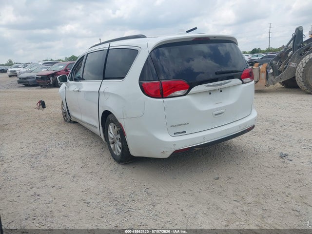 Aukcja sprzedaży 2017 Chrysler Pacifica Touring-l, vin: 2C4RC1BG5HR656565, numer aukcji: 45562820