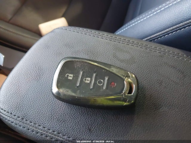 1G1FY6S04P4196703 Chevrolet Bolt Euv Fwd Lt