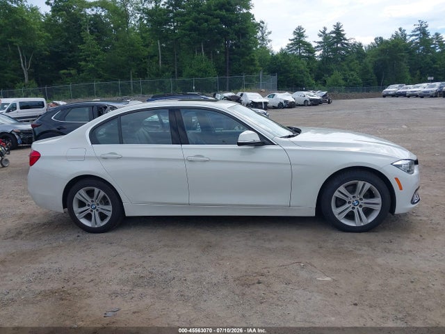 BMW 330i Xdrive 2018 WBA8D9C56JA607550 Image 14