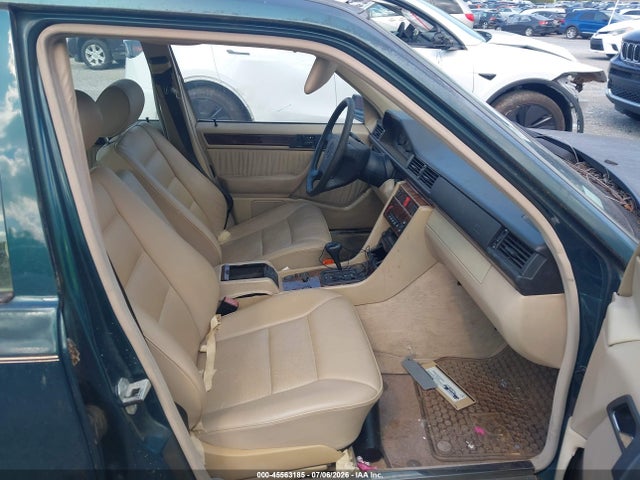 1995 Mercedes-benz E 320 Base/320 Special მანქანა იყიდება აუქციონზე, vin: WDBEA32EXSC251475, აუქციონის ნომერი: 45563185