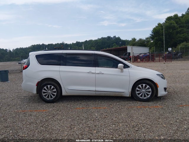 Aukcja sprzedaży 2017 Chrysler Pacifica Touring-l, vin: 2C4RC1BG1HR733724, numer aukcji: 45563363