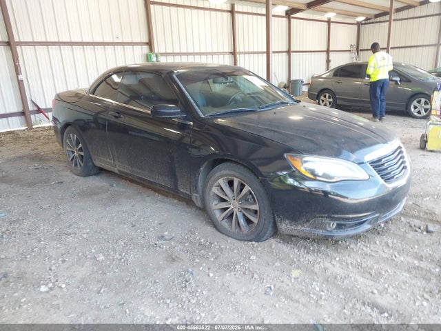 2013 Chrysler 200 S მანქანა იყიდება აუქციონზე, vin: 1C3BCBGG1DN712125, აუქციონის ნომერი: 45563522