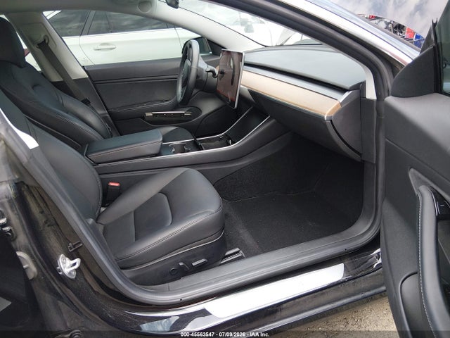 2018 Tesla Model 3 Long Range/performance მანქანა იყიდება აუქციონზე, vin: 5YJ3E1EB4JF098242, აუქციონის ნომერი: 45563547