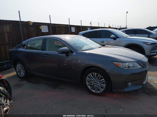 45563548 :رقم المزاد ، JTHBK1GG3D2017766 vin ، 2013 Lexus Es 350 مزاد بيع