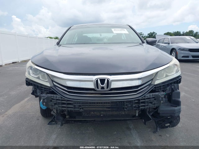 45564098 :رقم المزاد ، 1HGCR2F37HA222915 vin ، 2017 Honda Accord Lx مزاد بيع
