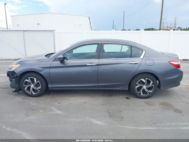 45564098 :رقم المزاد ، 1HGCR2F37HA222915 vin ، 2017 Honda Accord Lx مزاد بيع