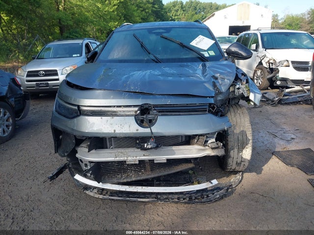 2026 Volkswagen Tiguan Se R-line Black მანქანა იყიდება აუქციონზე, vin: 3VVGR7RM3TM008079, აუქციონის ნომერი: 45564234