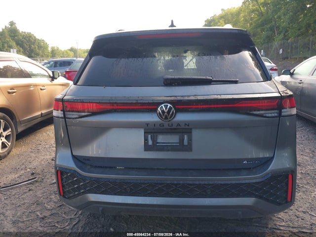 2026 Volkswagen Tiguan Se R-line Black მანქანა იყიდება აუქციონზე, vin: 3VVGR7RM3TM008079, აუქციონის ნომერი: 45564234