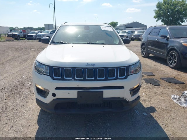 3C4NJDAB8JT201109 Jeep Compass Sport 4x4
