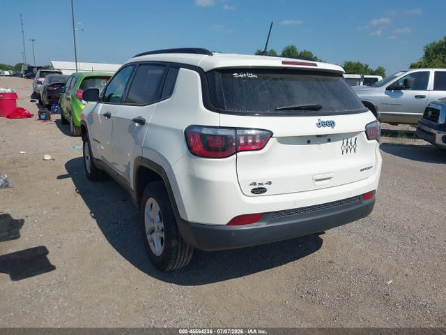 3C4NJDAB8JT201109 Jeep Compass Sport 4x4