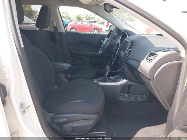 3C4NJDAB8JT201109 Jeep Compass Sport 4x4