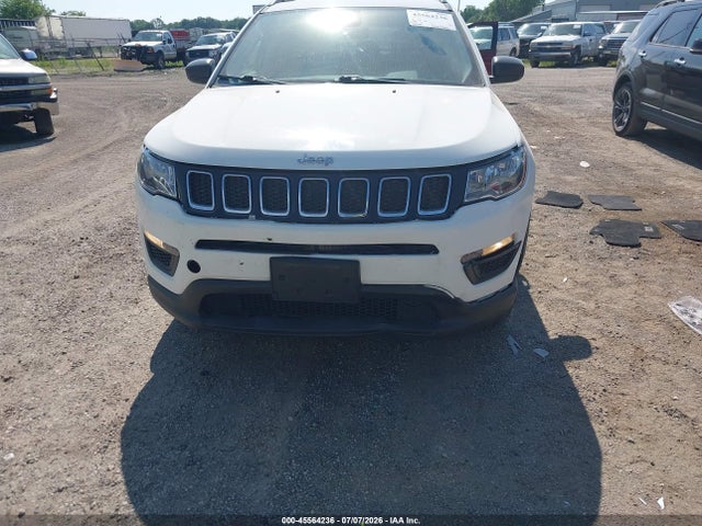3C4NJDAB8JT201109 Jeep Compass Sport 4x4