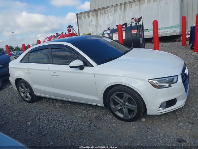 45564320 :رقم المزاد ، WAUAUHFF8J1072253 vin ، 2018 Audi A3 2.0t Premium/2.0t Tech Premium مزاد بيع