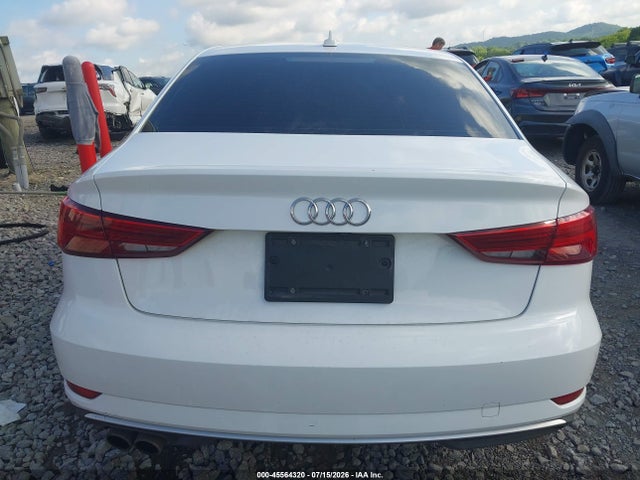 45564320 :رقم المزاد ، WAUAUHFF8J1072253 vin ، 2018 Audi A3 2.0t Premium/2.0t Tech Premium مزاد بيع