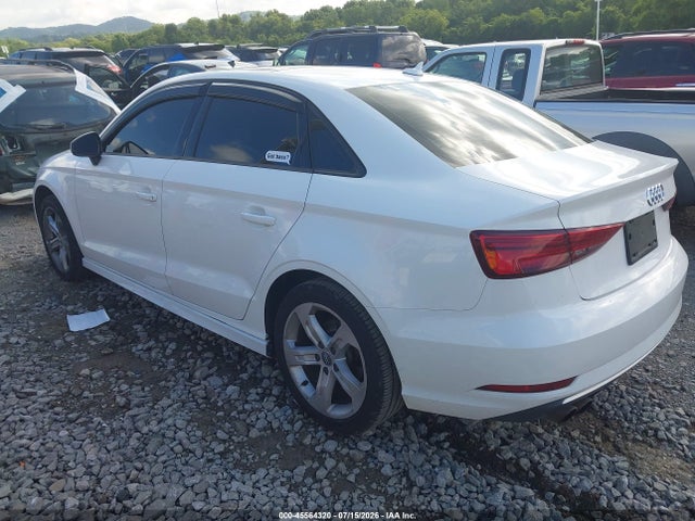 45564320 :رقم المزاد ، WAUAUHFF8J1072253 vin ، 2018 Audi A3 2.0t Premium/2.0t Tech Premium مزاد بيع