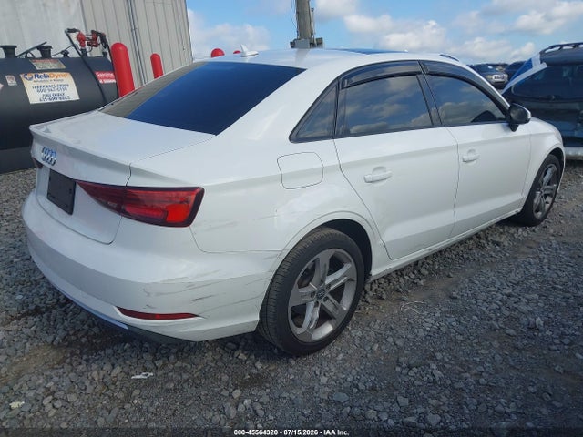 45564320 :رقم المزاد ، WAUAUHFF8J1072253 vin ، 2018 Audi A3 2.0t Premium/2.0t Tech Premium مزاد بيع