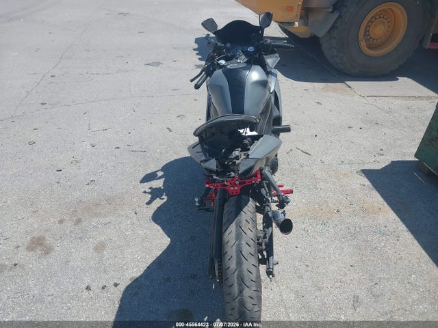 45564423 :رقم المزاد ، MH3RH06Y6GK011789 vin ، 2016 Yamaha Yzfr3 مزاد بيع