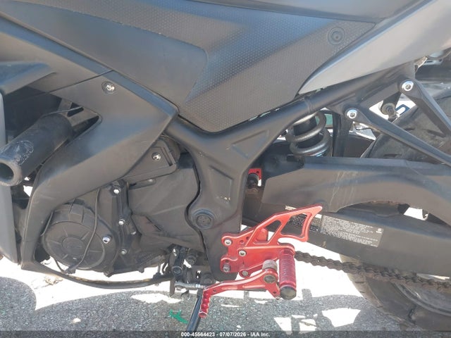 Yamaha YZFR3 2016 MH3RH06Y6GK011789 Image 9
