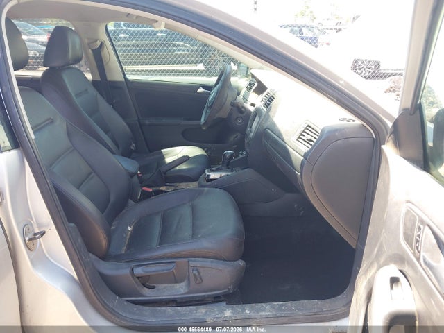 2014 Volkswagen Jetta 1.8t Se მანქანა იყიდება აუქციონზე, vin: 3VWD17AJ3EM268962, აუქციონის ნომერი: 45564489