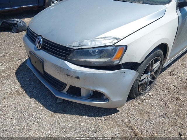 2014 Volkswagen Jetta 1.8t Se მანქანა იყიდება აუქციონზე, vin: 3VWD17AJ3EM268962, აუქციონის ნომერი: 45564489