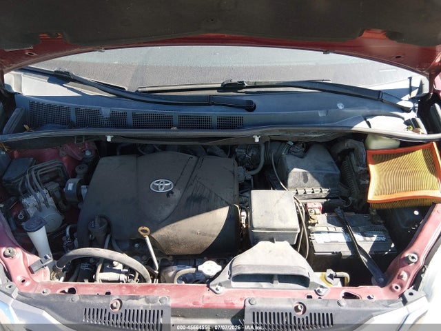 5TDYZ3DC6HS849976 Toyota Sienna Xle Premium 8 Passenger