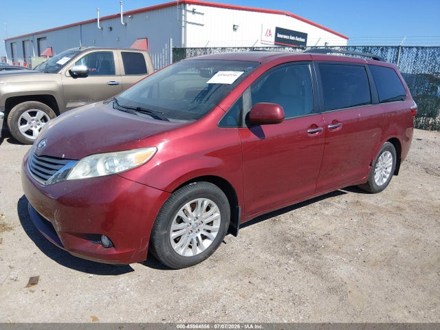 5TDYZ3DC6HS849976 Toyota Sienna Xle Premium 8 Passenger