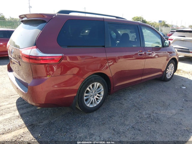 5TDYZ3DC6HS849976 Toyota Sienna Xle Premium 8 Passenger