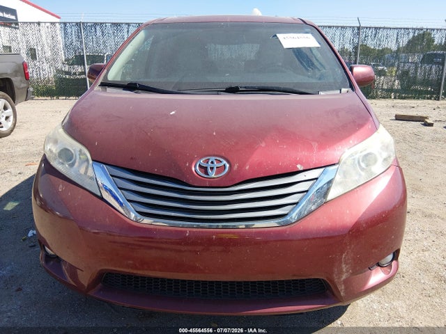 5TDYZ3DC6HS849976 Toyota Sienna Xle Premium 8 Passenger